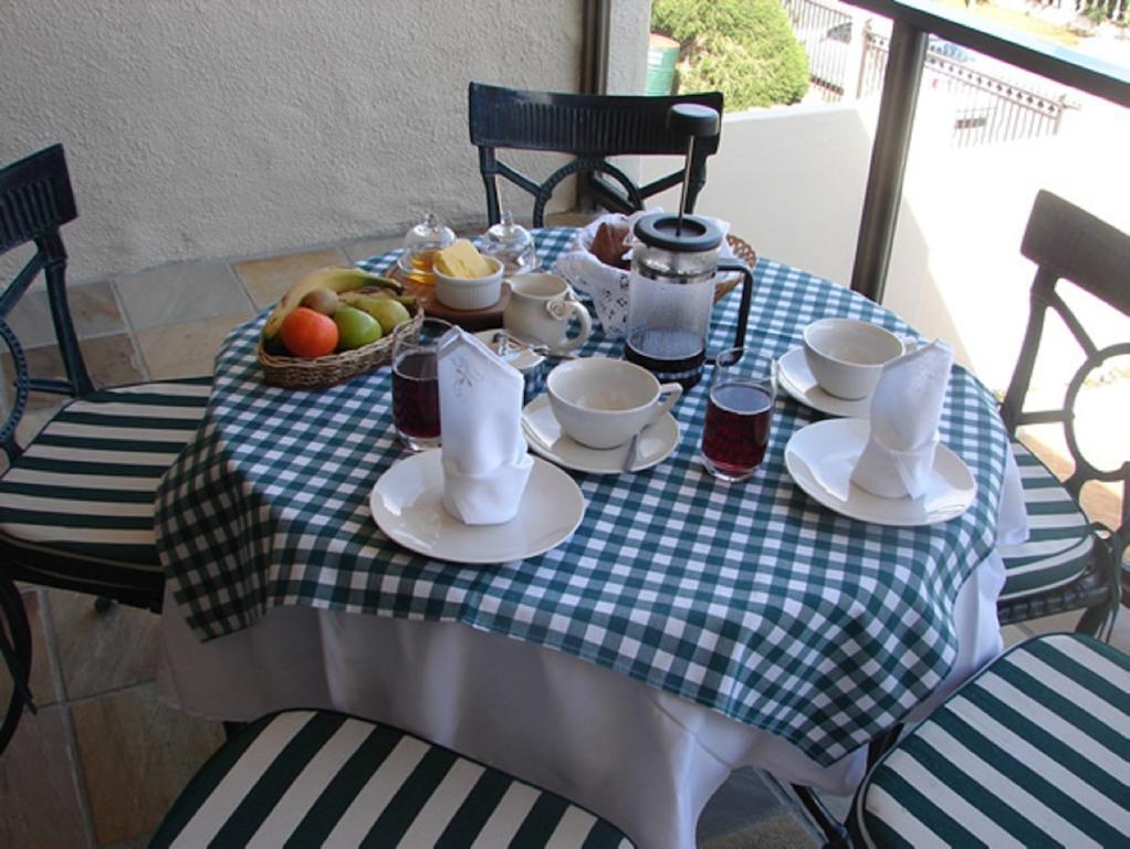 Bed and Breakfast Majorca House Сомерсет-Вест Екстер'єр фото