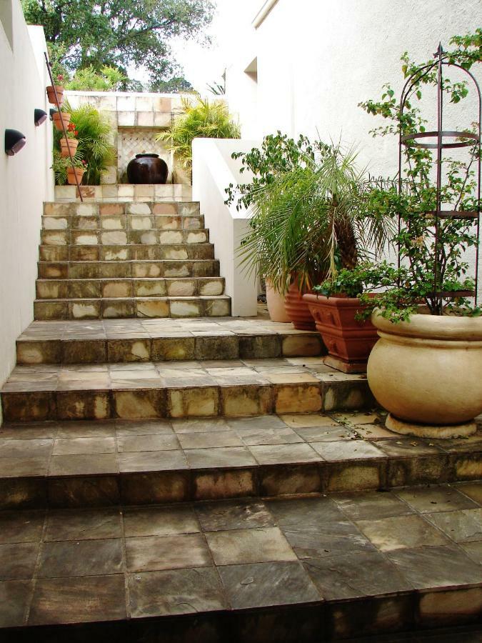 Bed and Breakfast Majorca House Сомерсет-Вест Екстер'єр фото